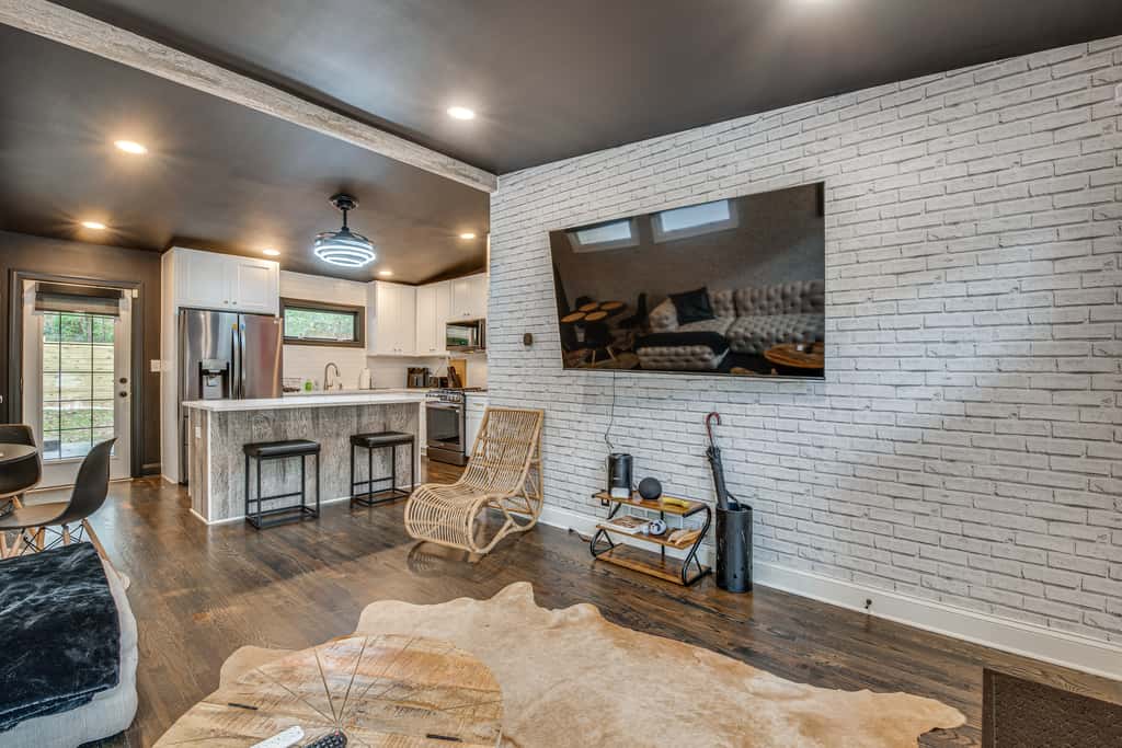 Modern Atlanta Retreat: Private Hot Tub & Yard!
