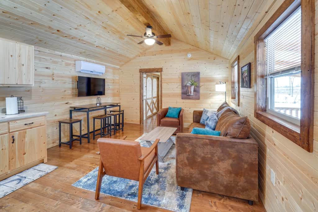 Horse Farm Retreat w/ Pond View Near Louisville