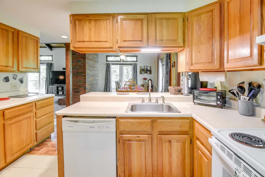 New Hampshire Vacation Rental - Walk to Beach!