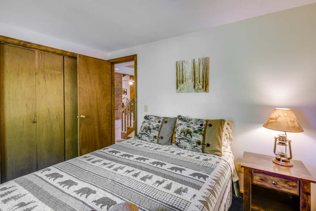 New Hampshire Vacation Rental - Walk to Beach!