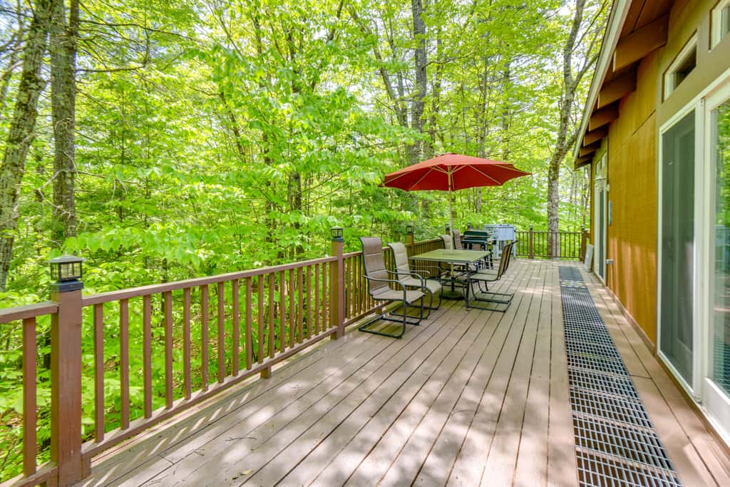 New Hampshire Vacation Rental - Walk to Beach!