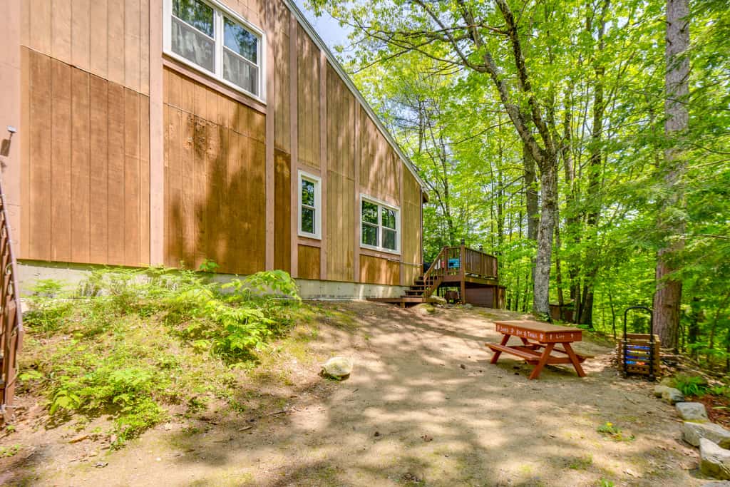 New Hampshire Vacation Rental - Walk to Beach!