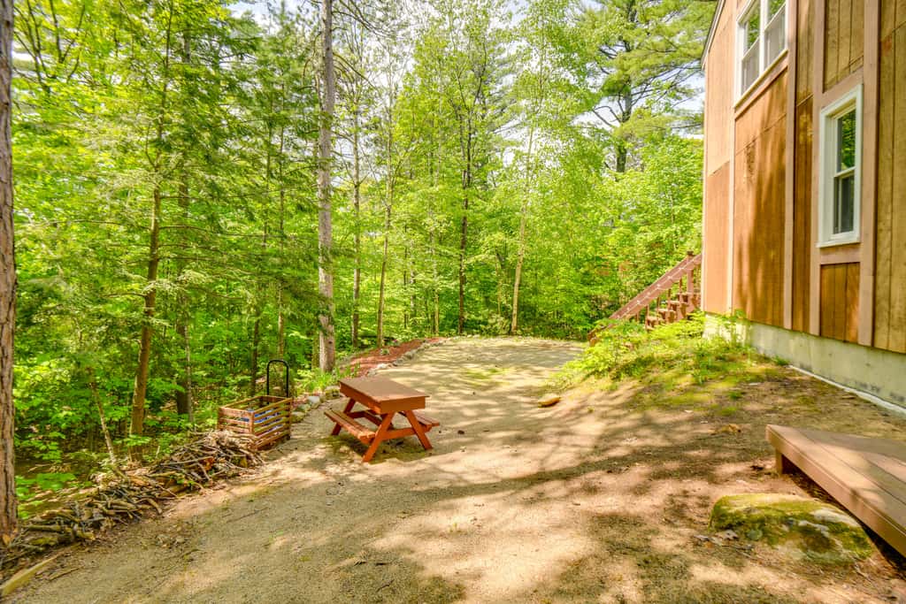 New Hampshire Vacation Rental - Walk to Beach!