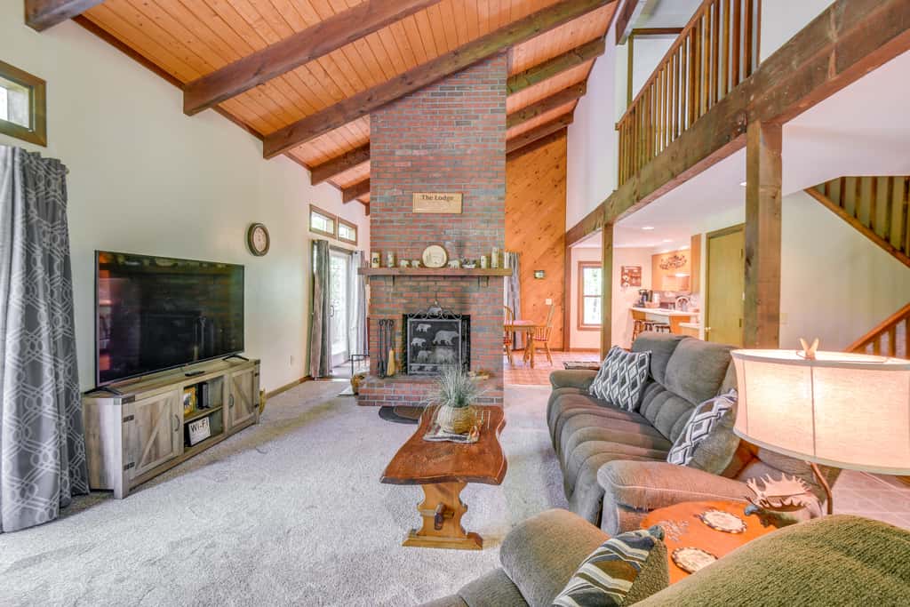 New Hampshire Vacation Rental - Walk to Beach!