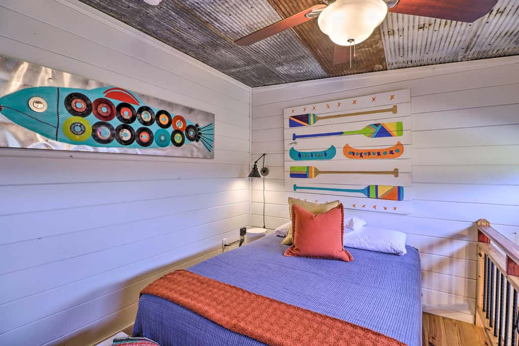 Cheery Pet-Friendly Studio w/ Shared Fire Pit