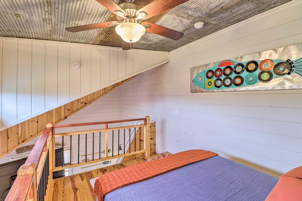 Cheery Pet-Friendly Studio w/ Shared Fire Pit