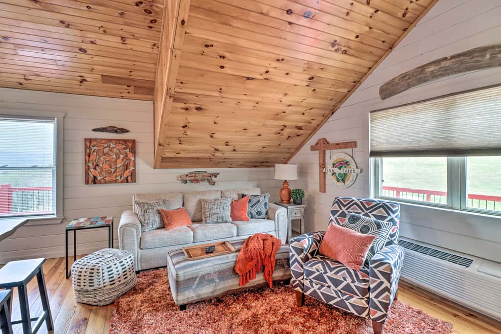 Cheery Pet-Friendly Studio w/ Shared Fire Pit
