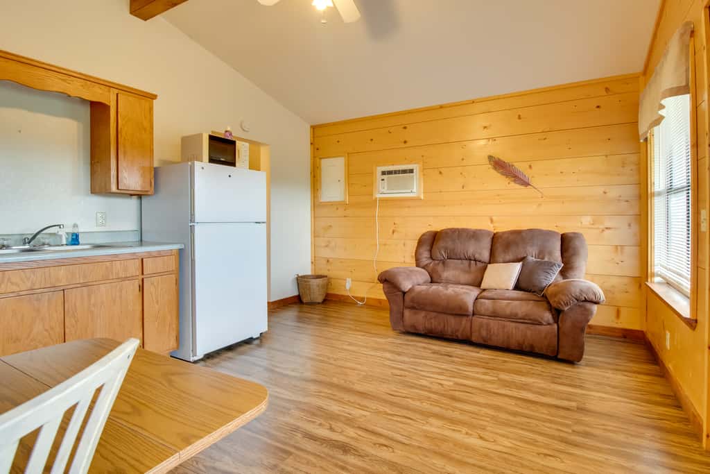 Mtn-View Porch: Arkansas Cabin Near White River