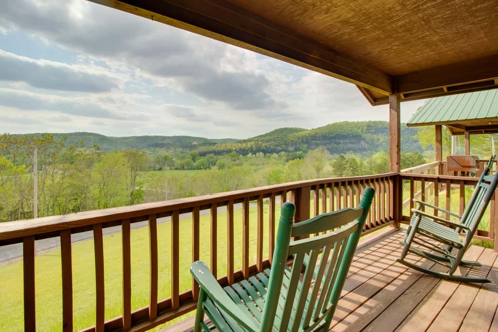 Mtn-View Porch: Arkansas Cabin Near White River
