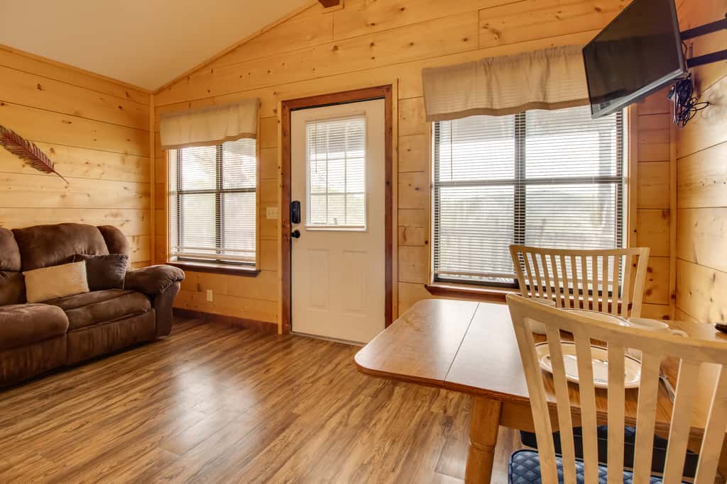 Mtn-View Porch: Arkansas Cabin Near White River