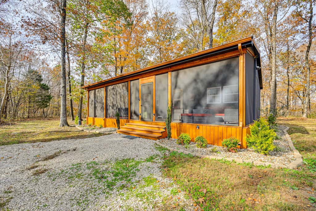 4 Mi to Mammoth Cave: Hand-Built Cabin on 70 Acres