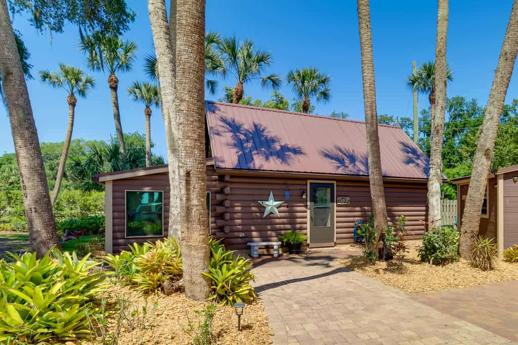 Fish On-Site: Okeechobee Cabin w/ Pool Access