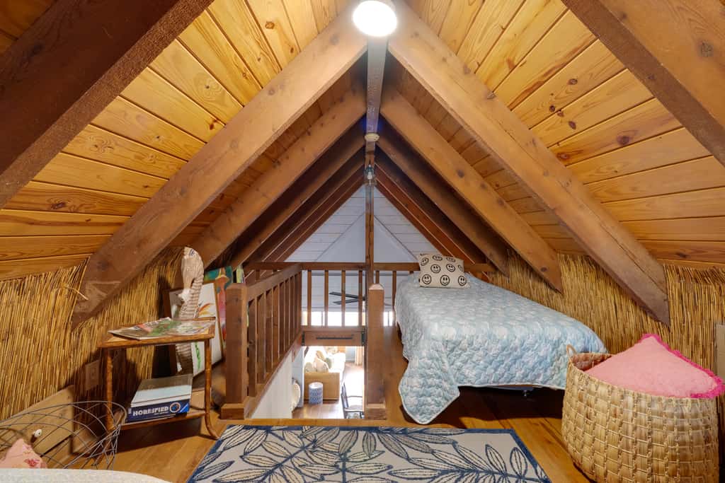 Fish On-Site: Okeechobee Cabin w/ Pool Access