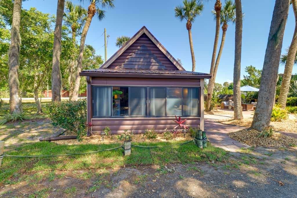 Fish On-Site: Okeechobee Cabin w/ Pool Access