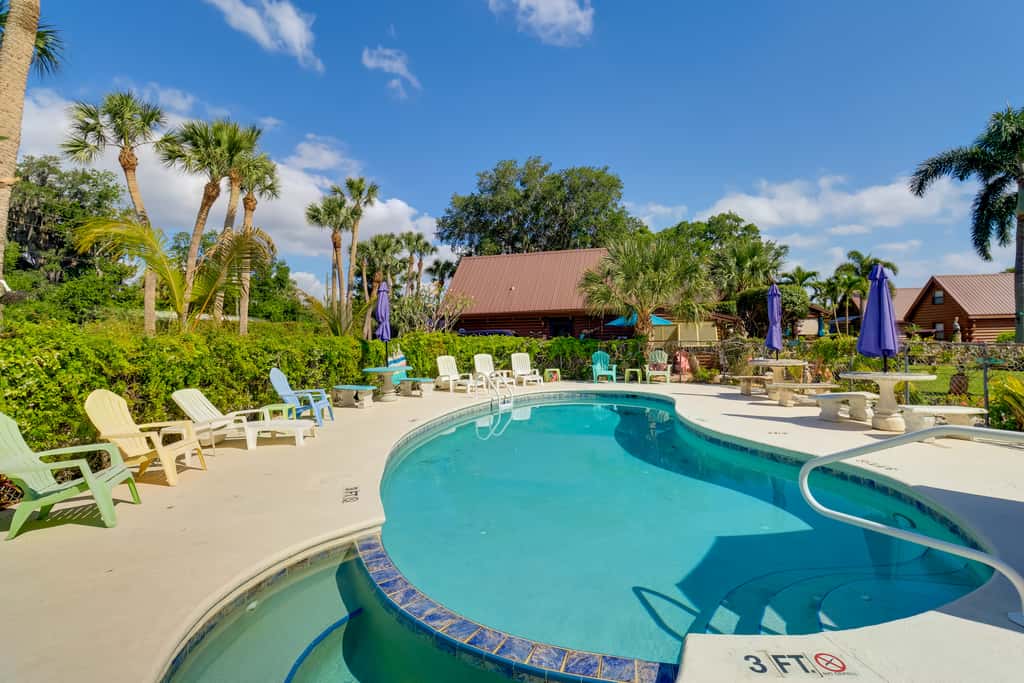 Fish On-Site: Okeechobee Cabin w/ Pool Access
