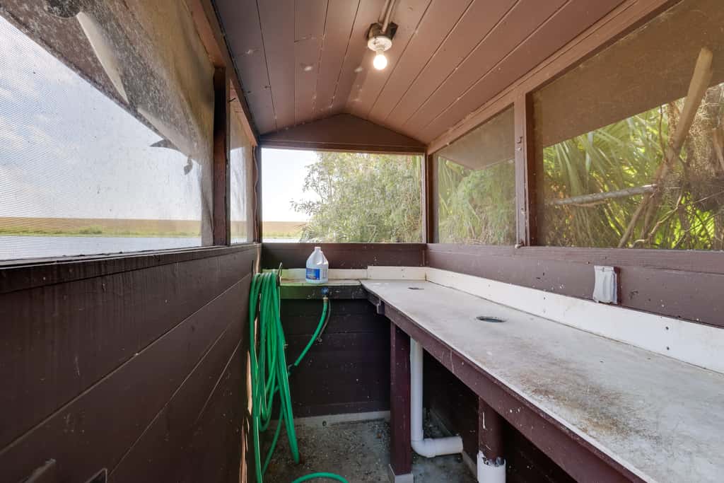 Fish On-Site: Okeechobee Cabin w/ Pool Access