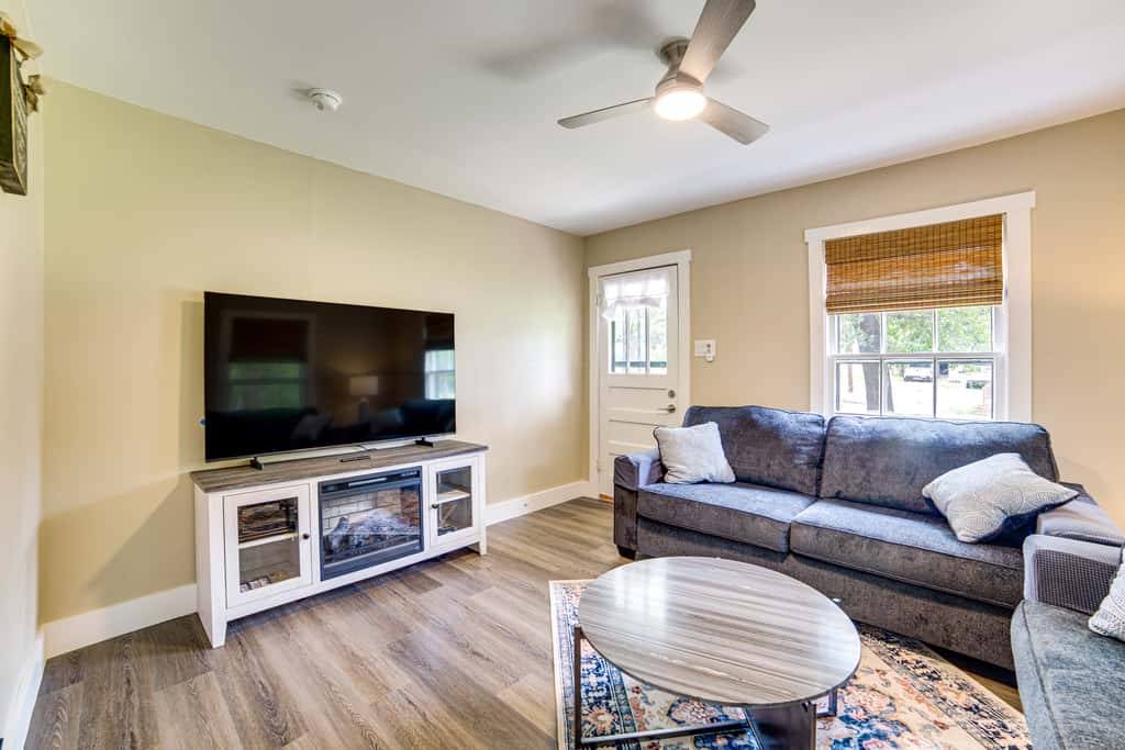 Visit Lake Texoma & Casinos: Restored 1930s Home