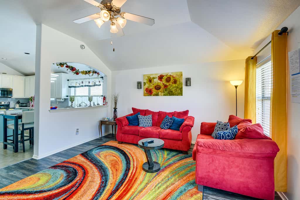 4 Mi to AT&T Stadium: Home w/ BBQ in Grand Prairie