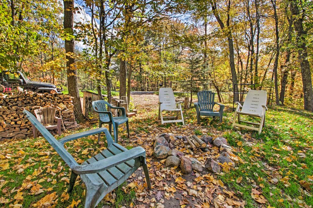 Cozy Retreat w/ Fire Pit < 1 Mi to Mille Lacs Lake