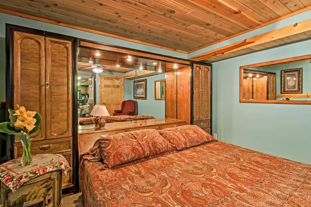 Cozy Retreat w/ Fire Pit < 1 Mi to Mille Lacs Lake