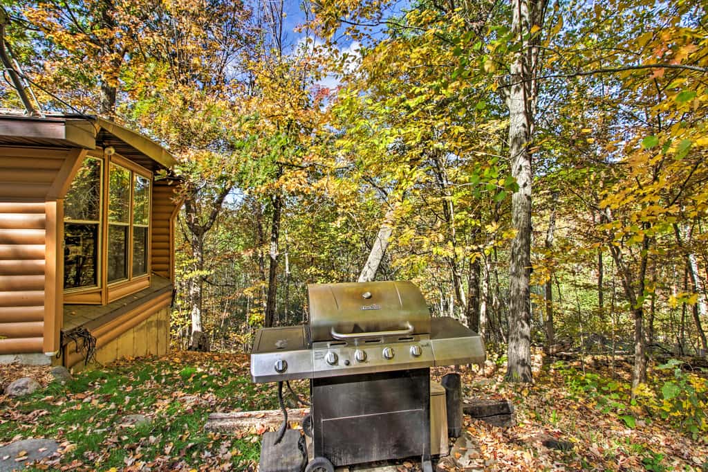 Cozy Retreat w/ Fire Pit < 1 Mi to Mille Lacs Lake