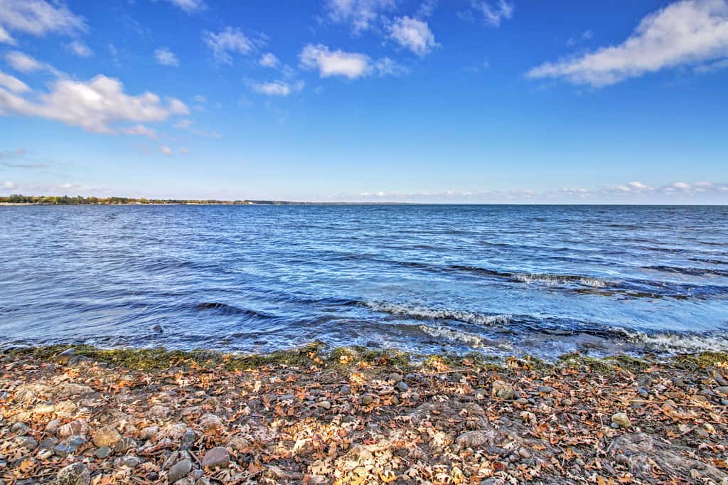 Cozy Retreat w/ Fire Pit < 1 Mi to Mille Lacs Lake