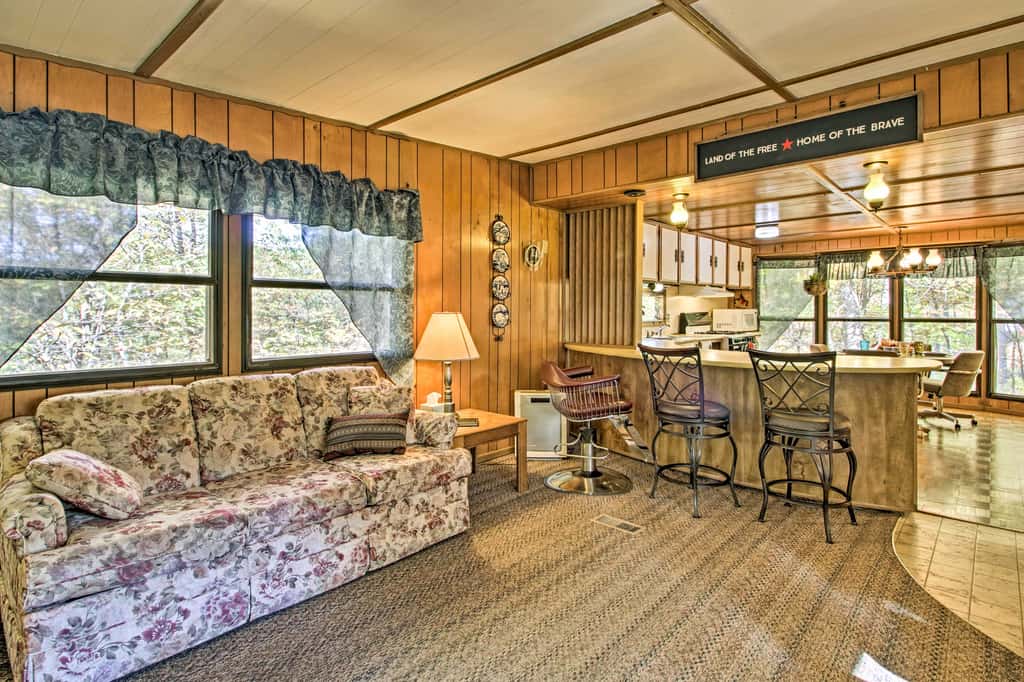 Cozy Retreat w/ Fire Pit < 1 Mi to Mille Lacs Lake
