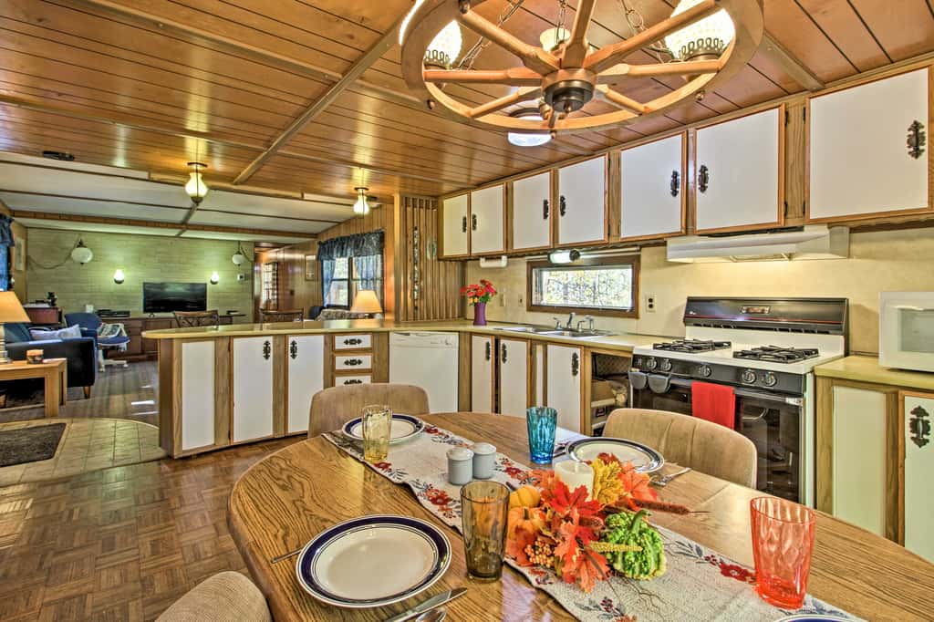 Cozy Retreat w/ Fire Pit < 1 Mi to Mille Lacs Lake