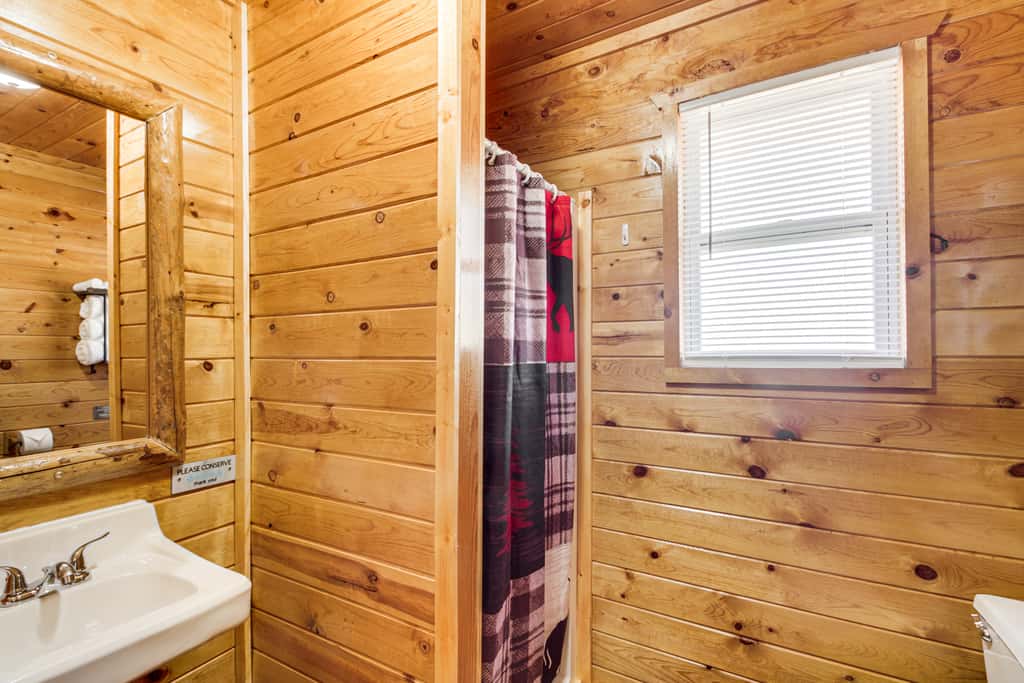 'Glowacki's Lodge' Mille Lacs Lake Group Getaway!