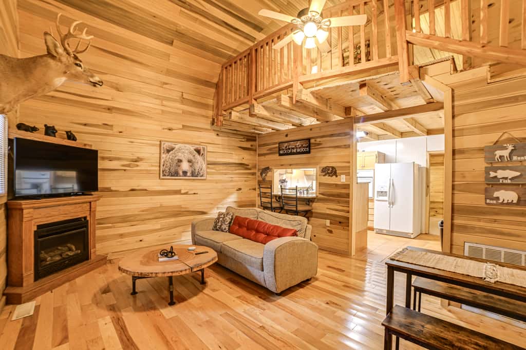 Steps to Kentucky Lake: Cozy Cabin w/ Deck!