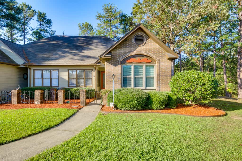 Modern McCormick Townhome on Lake Thurmond!