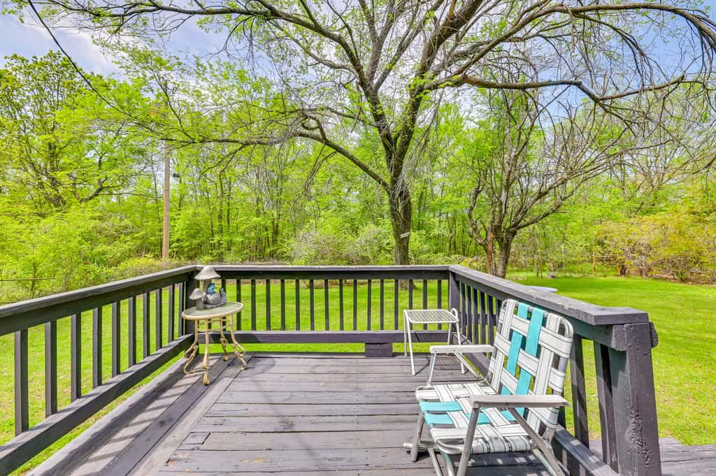 Fenced Yard: Quaint Cabin Near Lake Texoma!