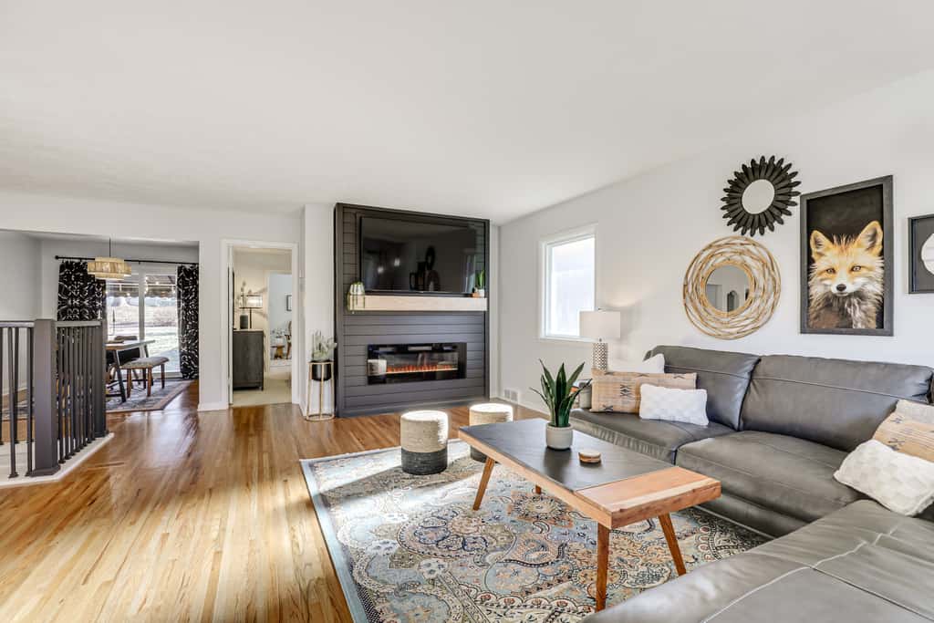 Game Nights & Cozy Den Getaway in Lincoln