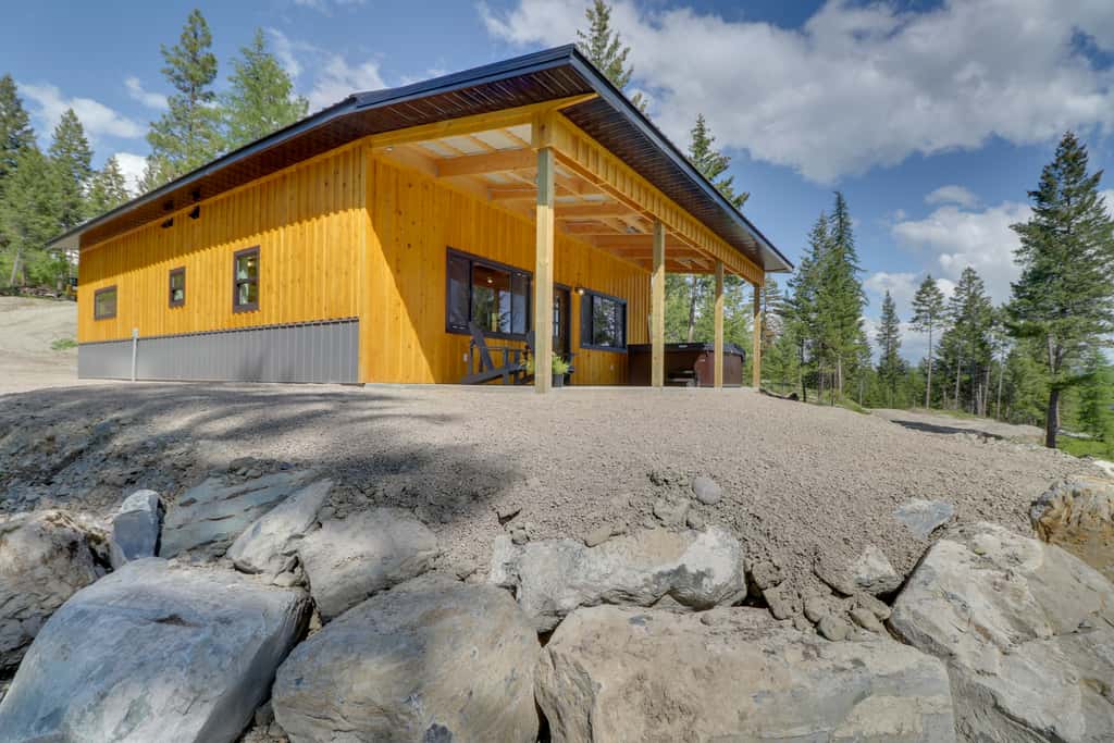 Lakeside Cabin w/ Hot Tub: 3 Mi to Flathead Lake!