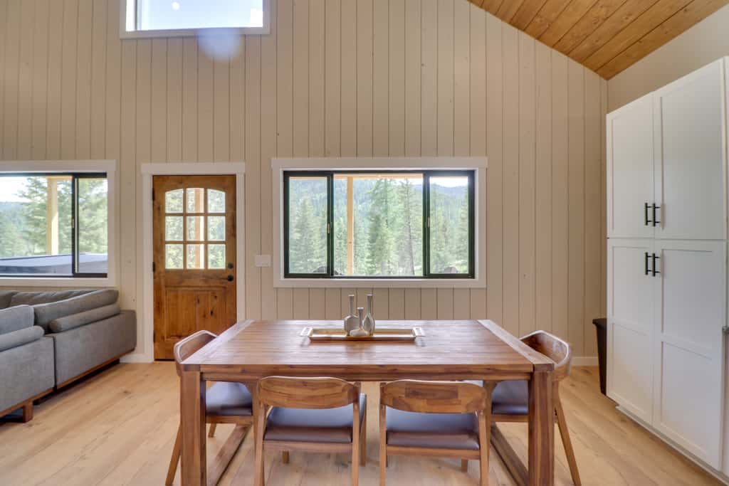 Lakeside Cabin w/ Hot Tub: 3 Mi to Flathead Lake!