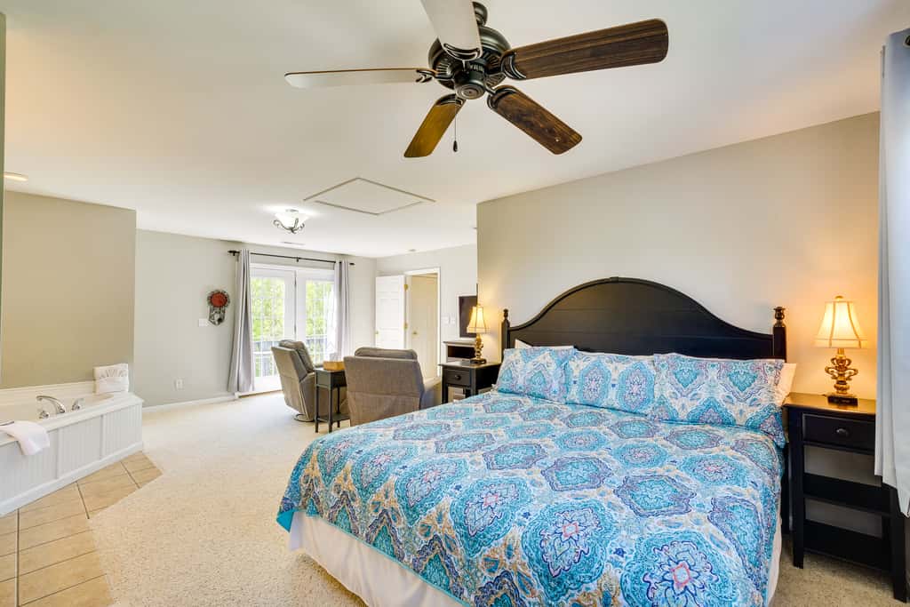 Taylorsville Lake Cottage Rental w/ Hot Tub!