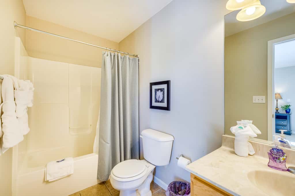Taylorsville Lake Cottage Rental w/ Hot Tub!