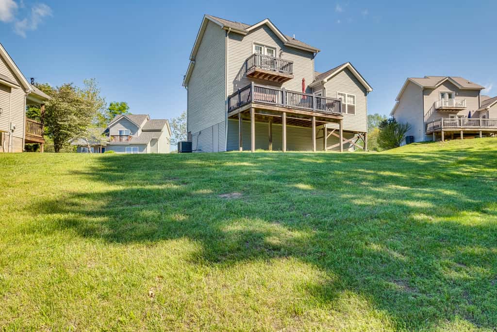 Taylorsville Lake Cottage Rental w/ Hot Tub!