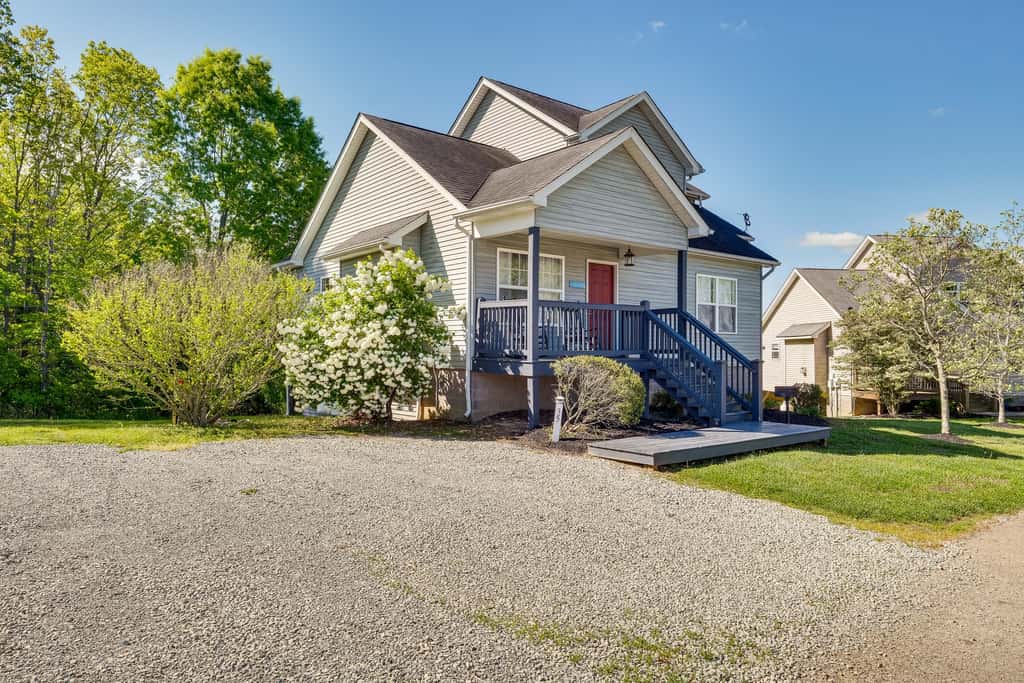 Taylorsville Lake Cottage Rental w/ Hot Tub!