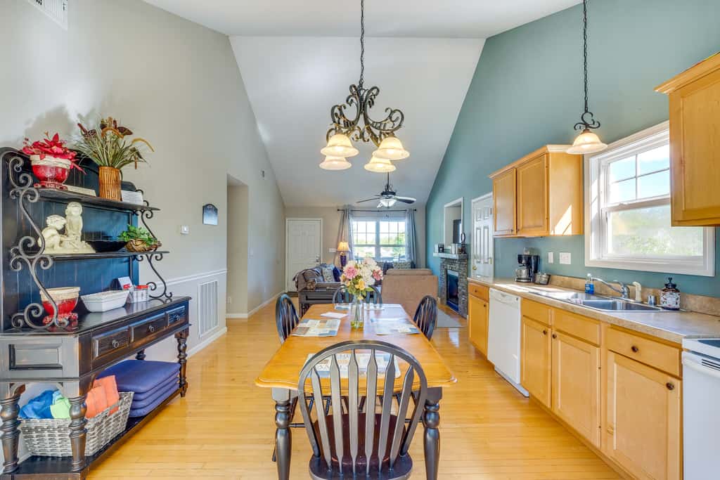 Taylorsville Lake Cottage Rental w/ Hot Tub!