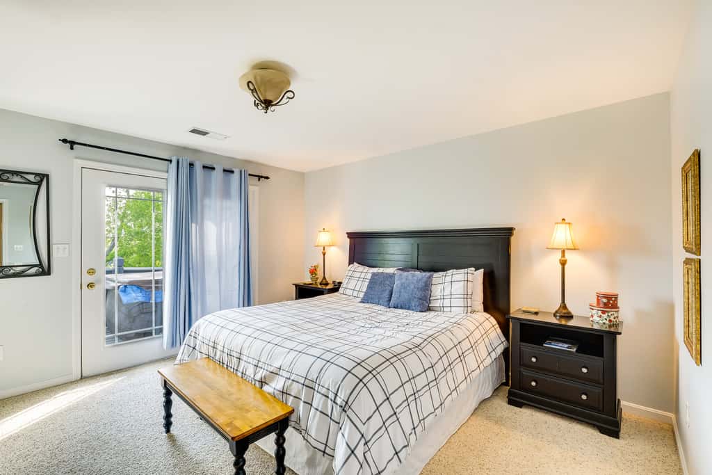 Cozy Cottage in Taylorsville: Hot Tub & Lake Views