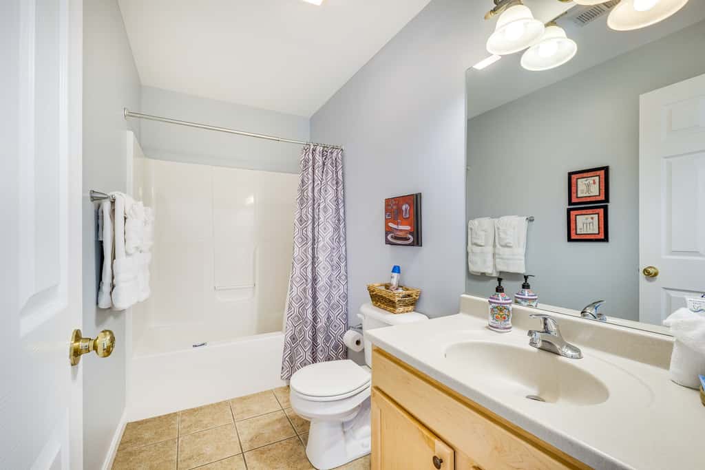 Cozy Cottage in Taylorsville: Hot Tub & Lake Views