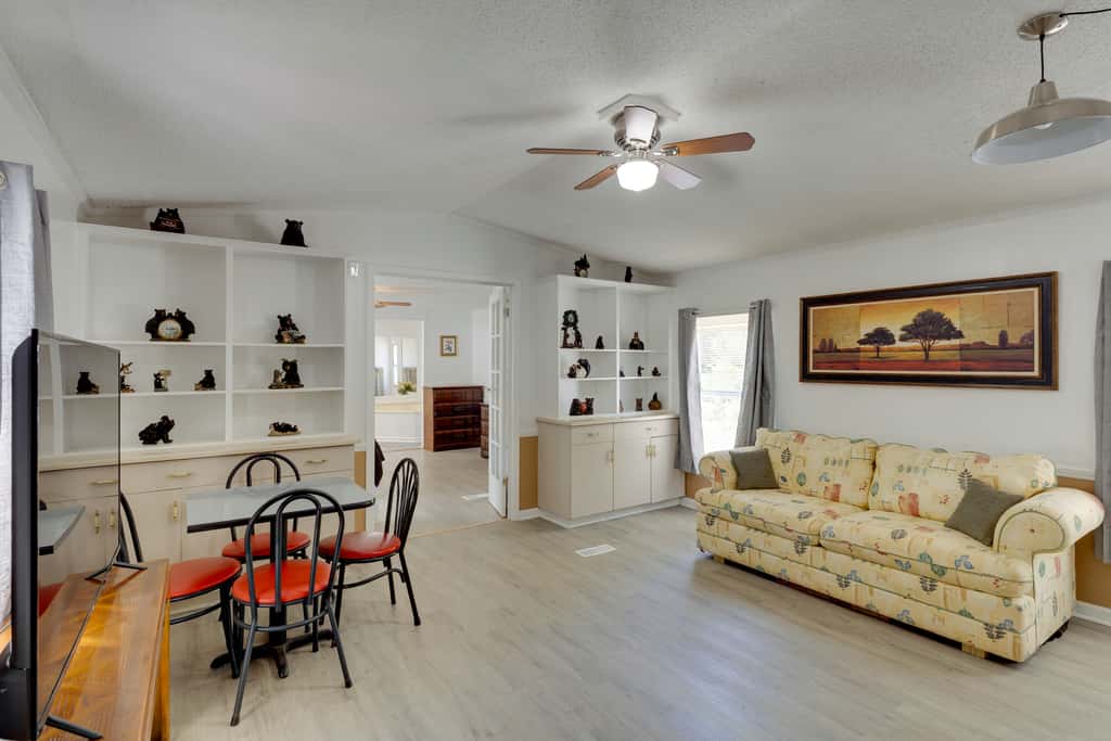 Fish & Explore: Wooded Lake Guntersville Retreat