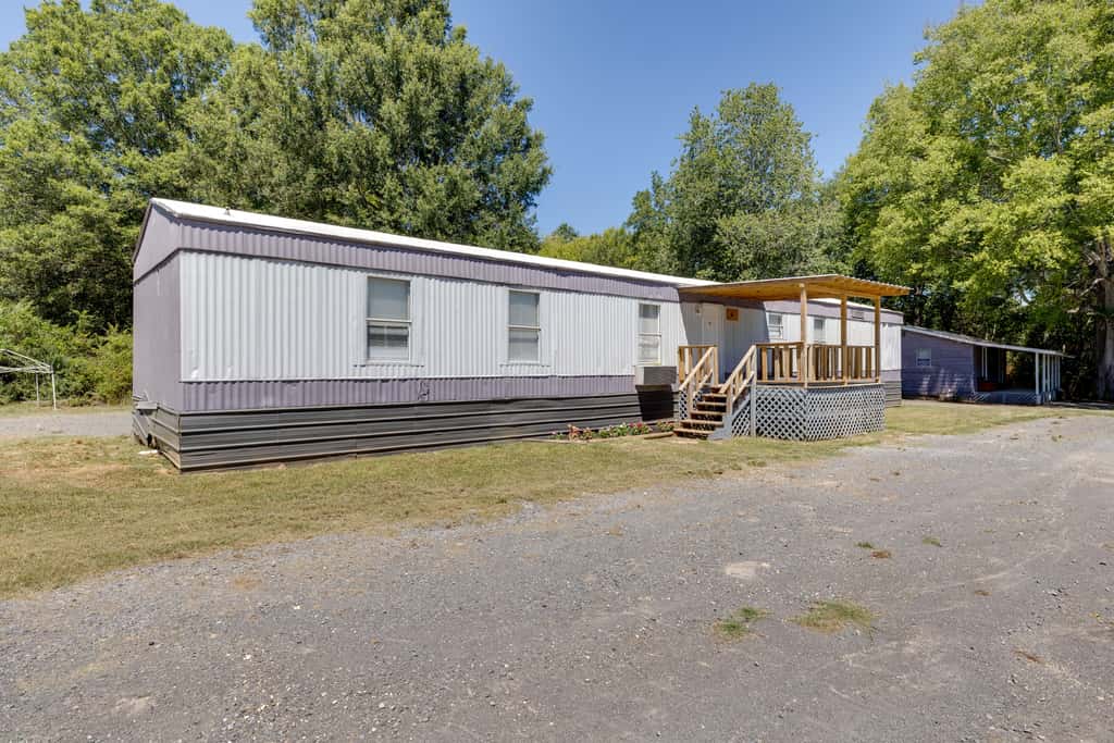 Fish & Explore: Wooded Lake Guntersville Retreat