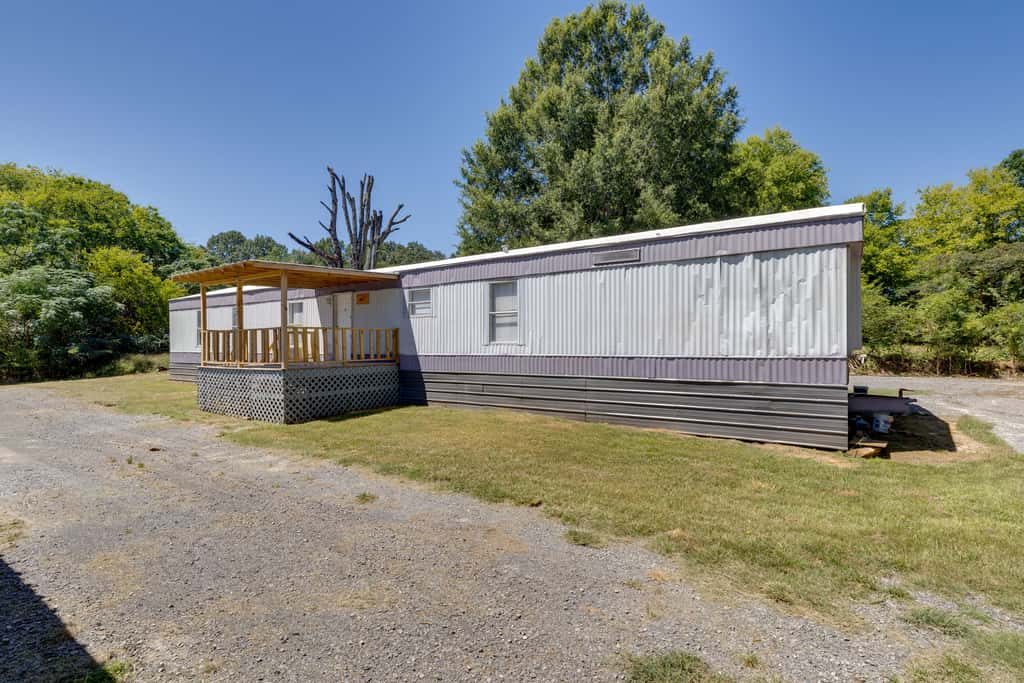 Fish & Explore: Wooded Lake Guntersville Retreat