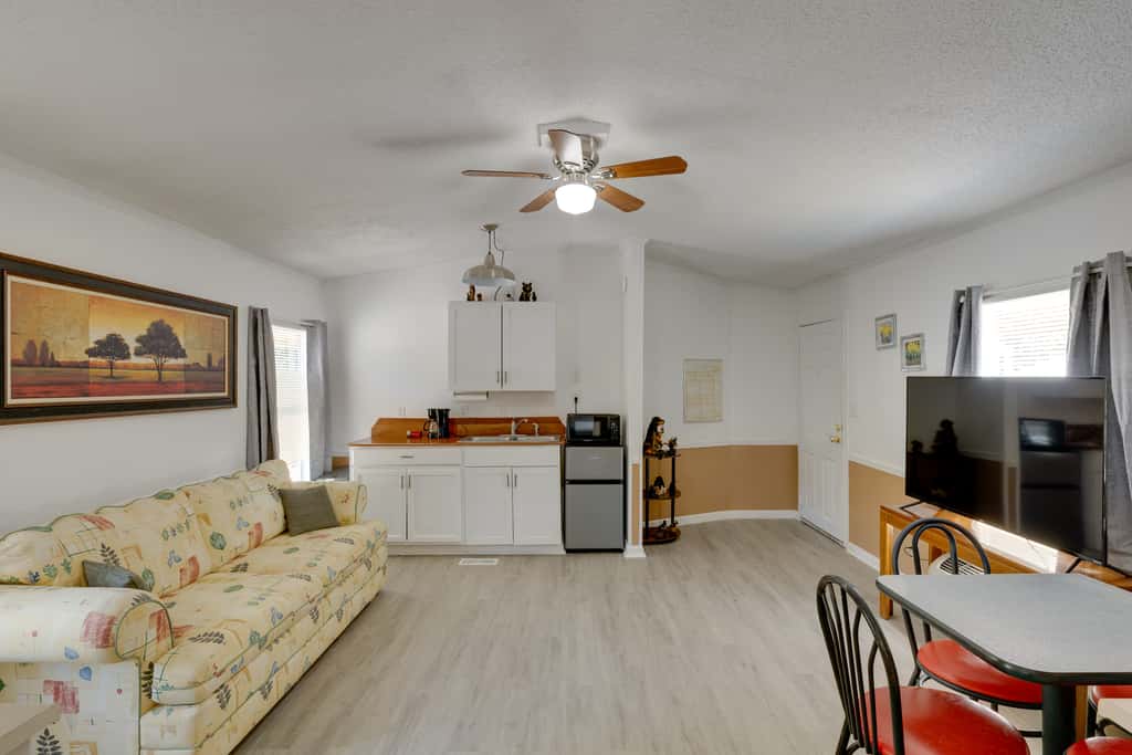 Fish & Explore: Wooded Lake Guntersville Retreat