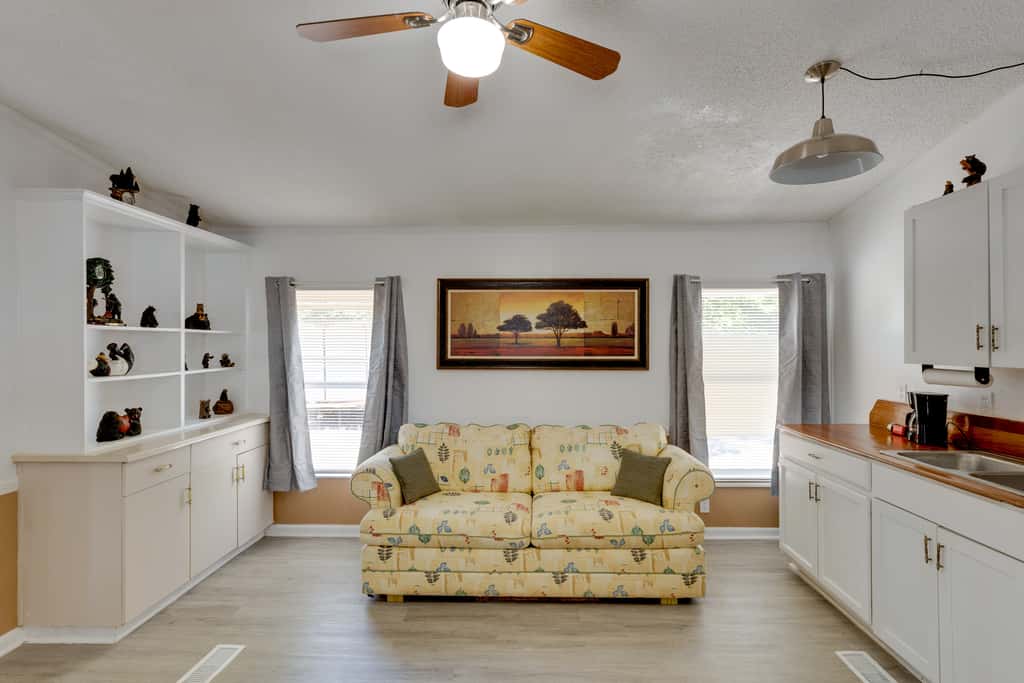 Fish & Explore: Wooded Lake Guntersville Retreat
