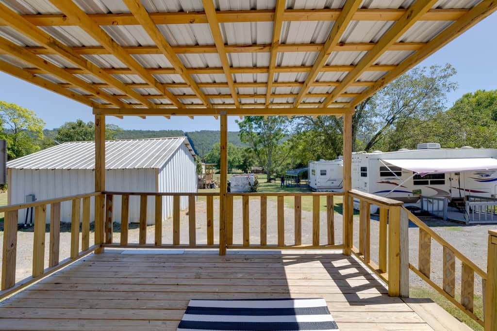 Fish & Explore: Wooded Lake Guntersville Retreat