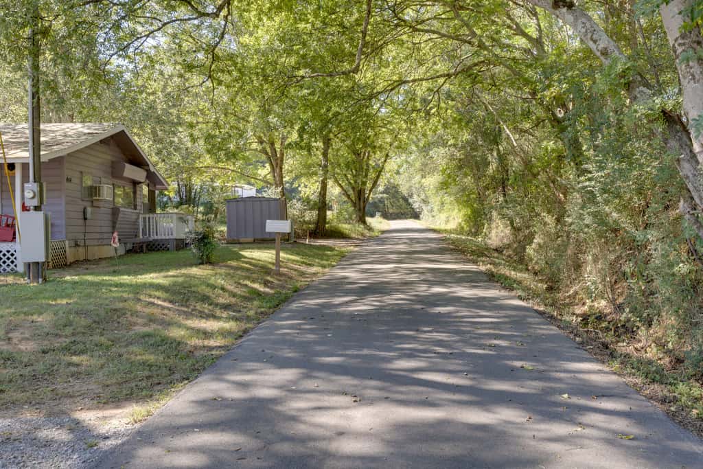 Pets Welcome: Quiet Retreat Near Lake Guntersville