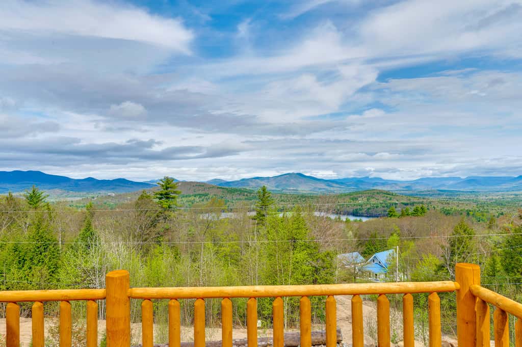 Mtn-View Deck: Scenic Conway Log Cabin!